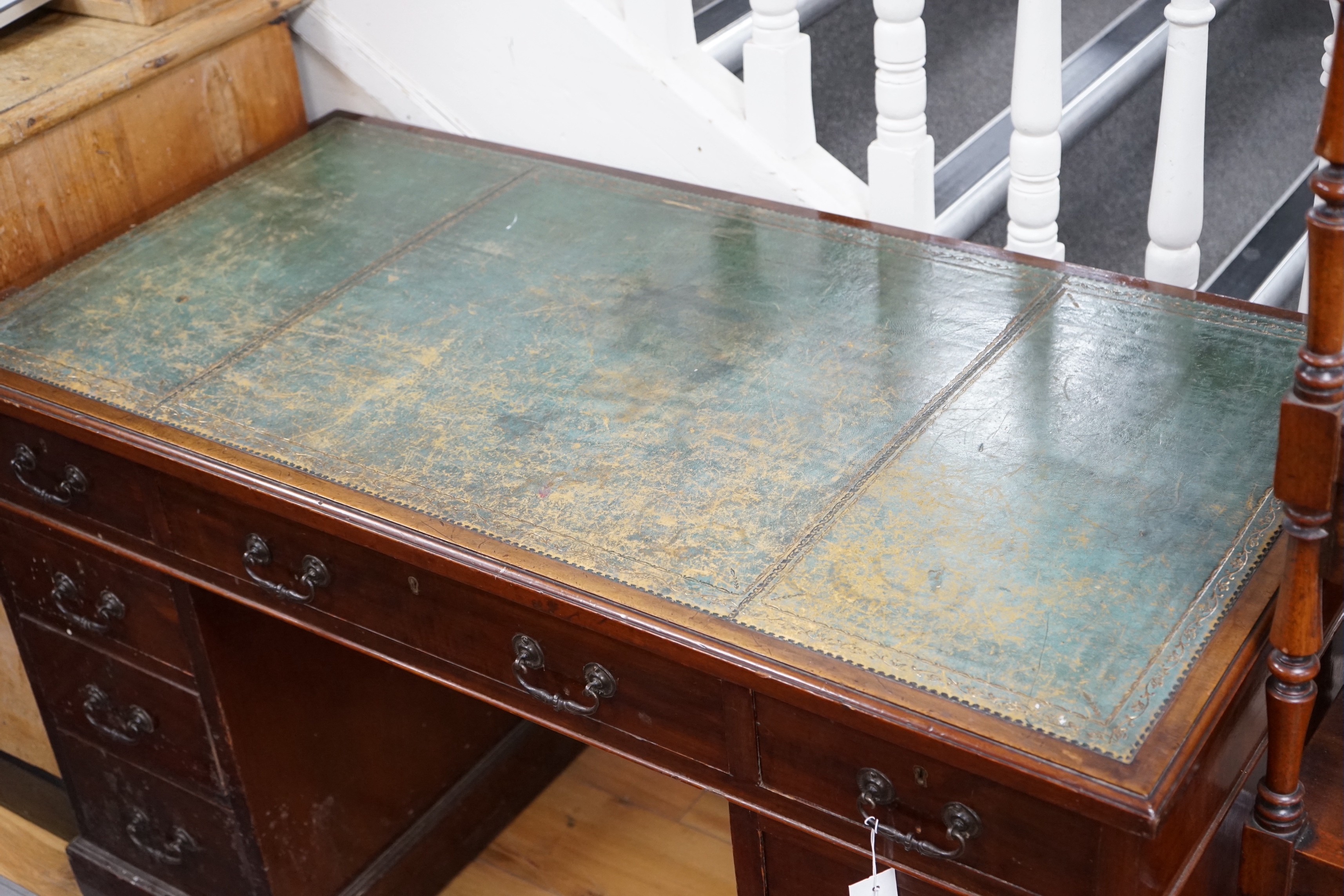 A late Victorian mahogany pedestal desk, length 122cm, depth 60cm, height 74cm